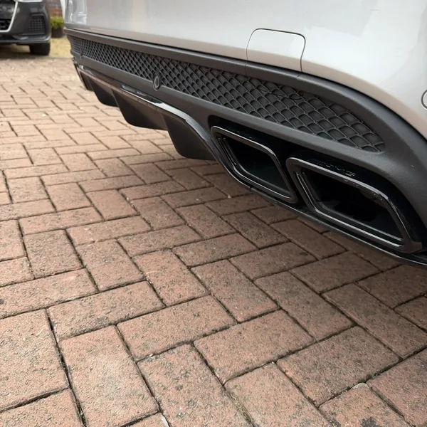 2015 Mercedes-Benz C63 AMG — photo 7